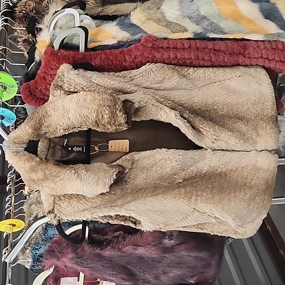 Aqua collared faux fur vest, tan, size small